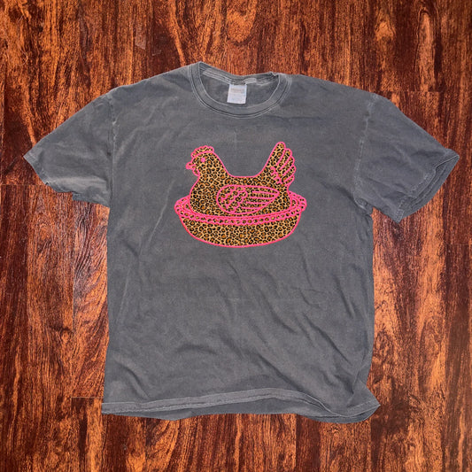 Appliqué Hen & Nest T-Shirt | Comfort Colors - Coyote Moon Design Company